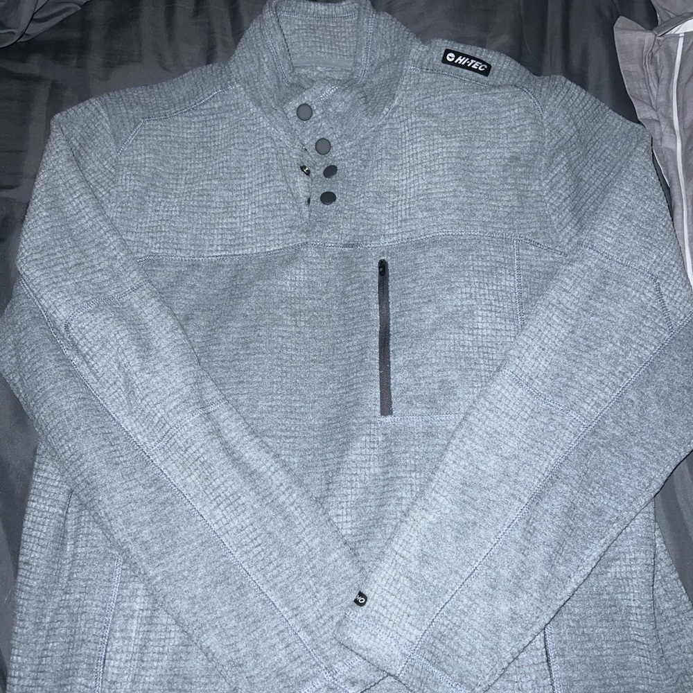 Mens sweater size large. Very comfortable